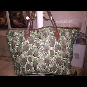 Gorgeous faux snake skin Green Sorial New York bag